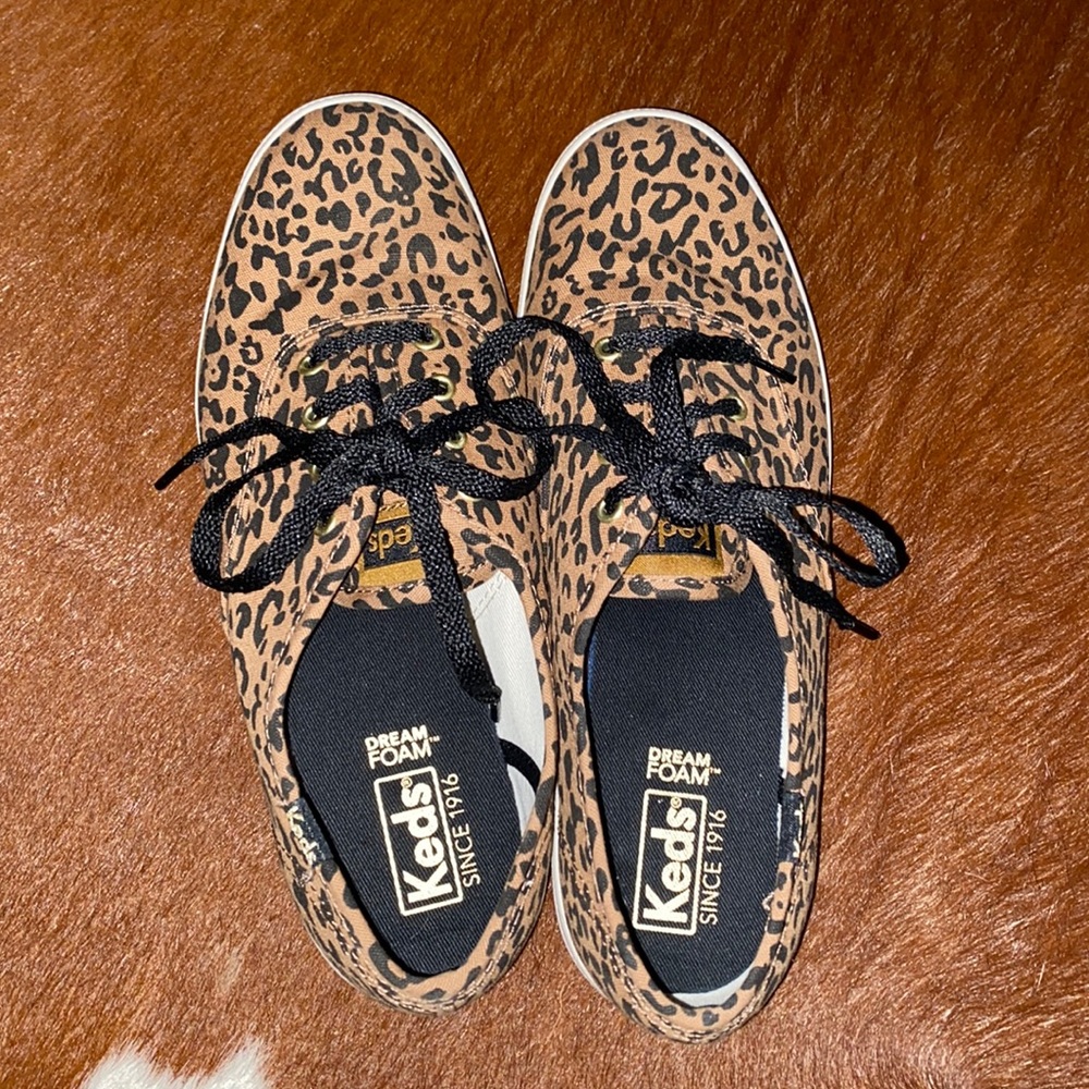 Keds leopard lace up size 6